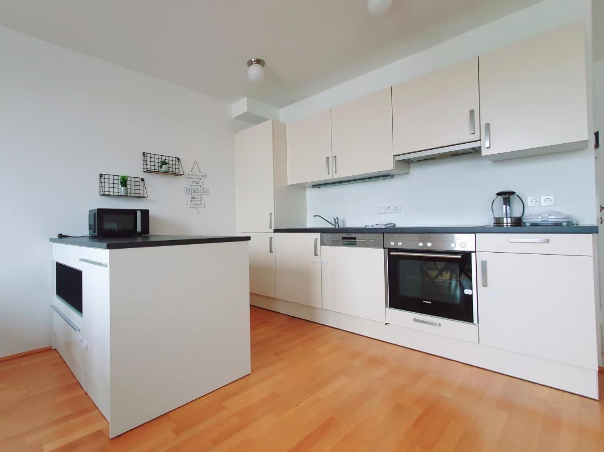Near Lake Two Bedroom Duplex Apartment Відень Екстер'єр фото