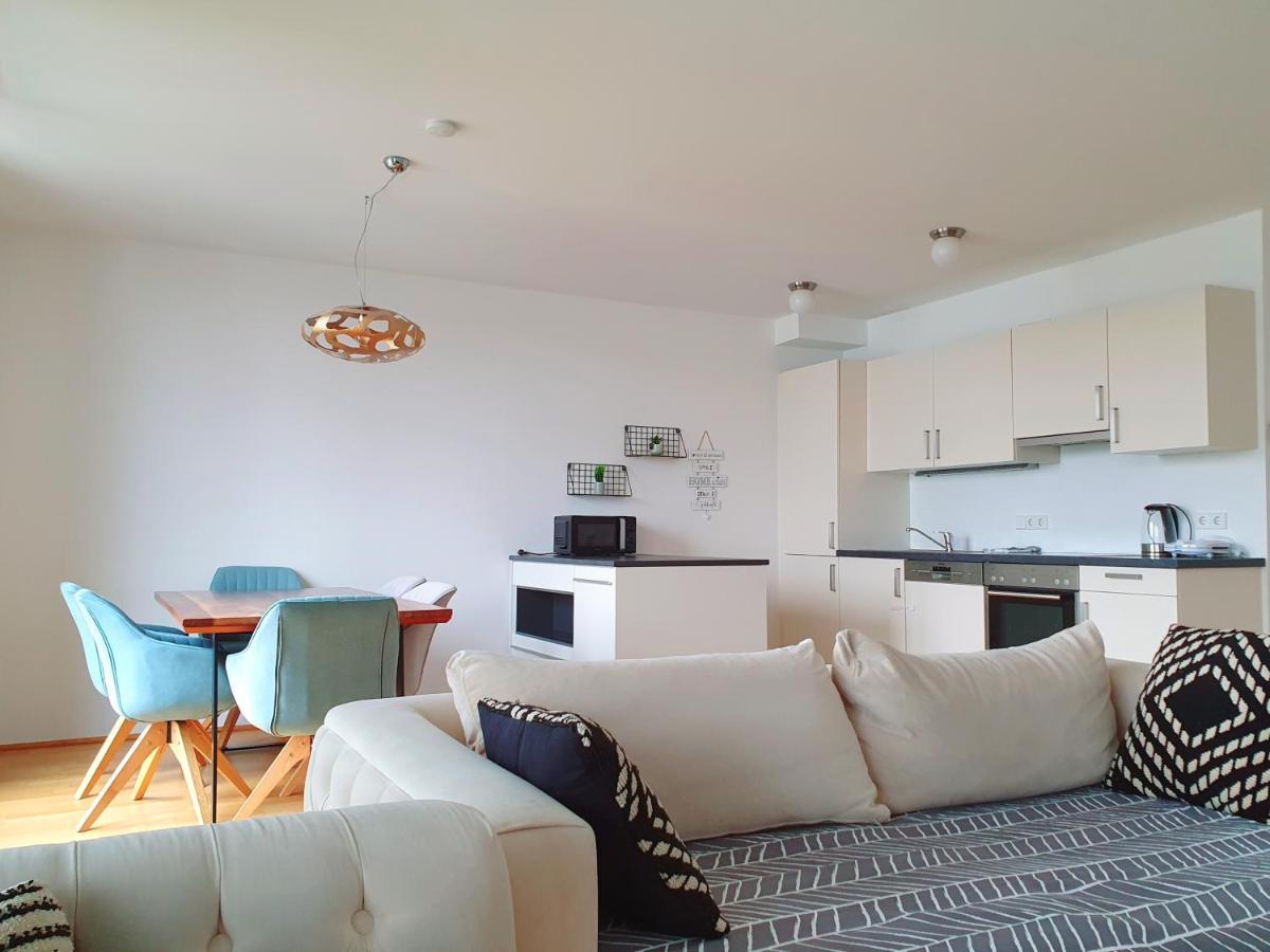Near Lake Two Bedroom Duplex Apartment Відень Екстер'єр фото