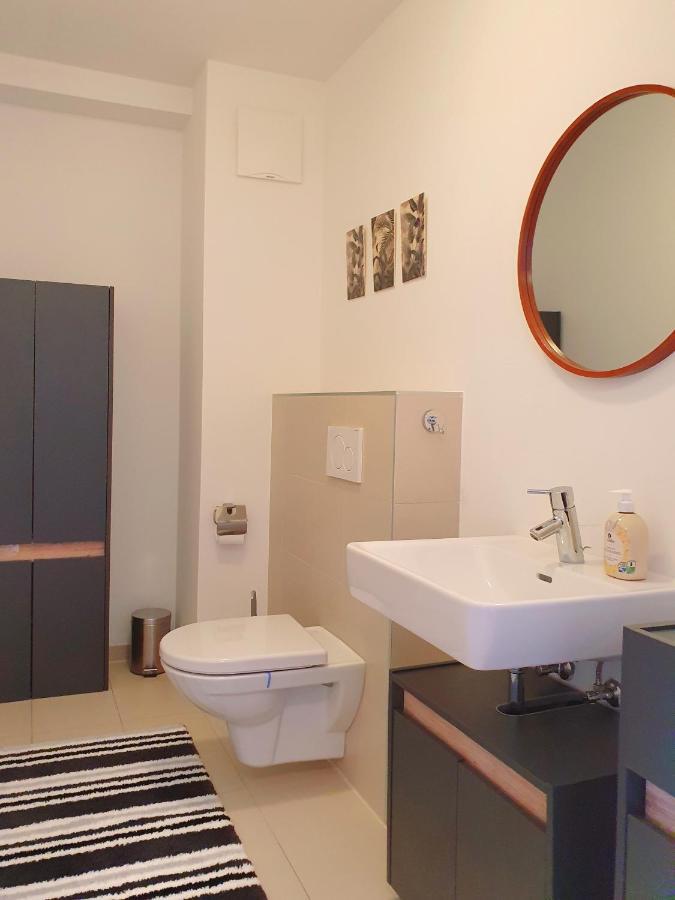Near Lake Two Bedroom Duplex Apartment Відень Екстер'єр фото