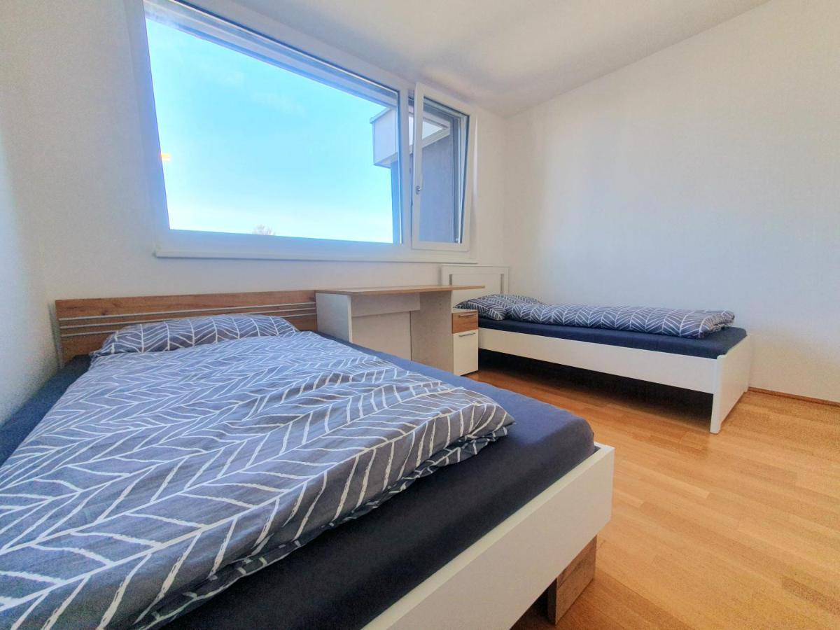 Near Lake Two Bedroom Duplex Apartment Відень Екстер'єр фото